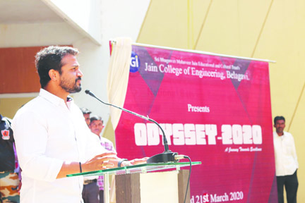 ವಿದ್ಯಾರ್ಥಿಗಳು ಸಾಂಸ್ಕೃತಿಕ, ಕ್ರೀಡಾ ಚಟುವಟಿಕೆಗಳಲ್ಲಿ ಪಾಲ್ಗೊಳ್ಳಬೇಕು